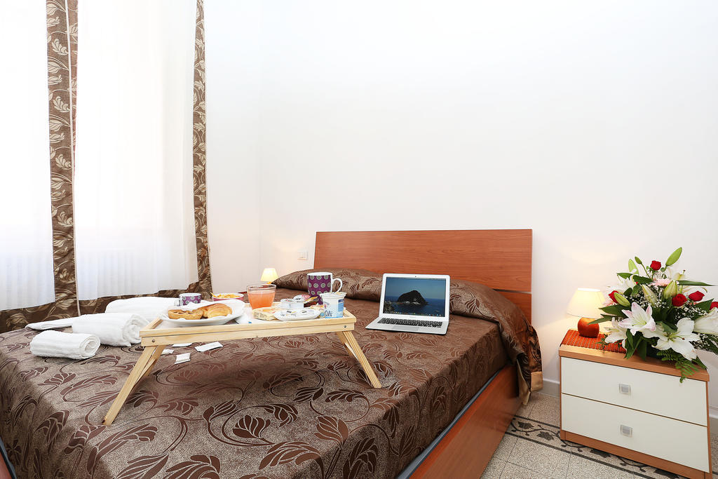 Bells Of Rome Hotel Room photo
